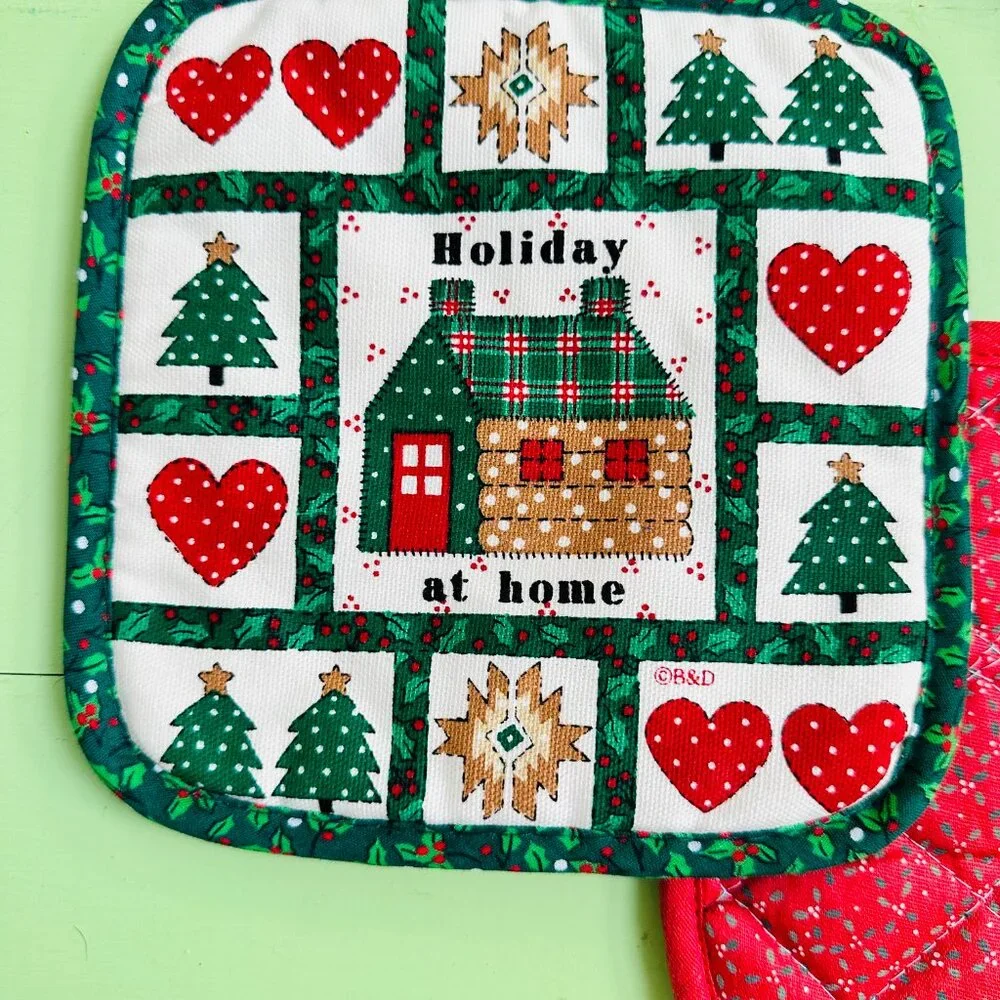 Vintage Christmas Potholder Set Holiday at Home Country Kitchen Quilted Pair